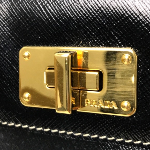 Prada Saffiano Vernice Handbag Patent Black - Picture 6 of 7